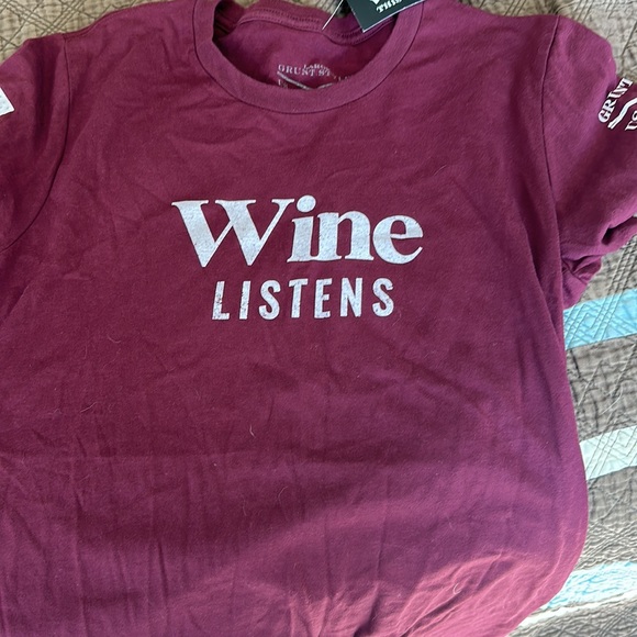 Support those who serve. Women’s NWT Grunt Style Wine listens tshirt. - Picture 2 of 5